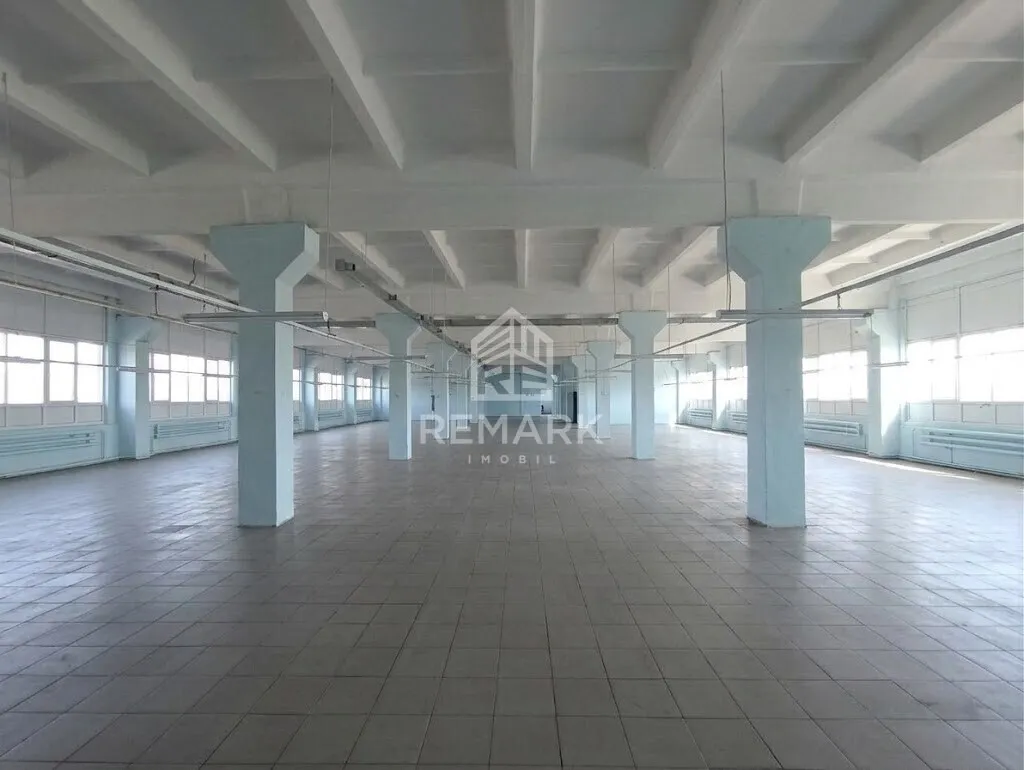 Spațiu comercial, 2 000 m² — Imagine 1