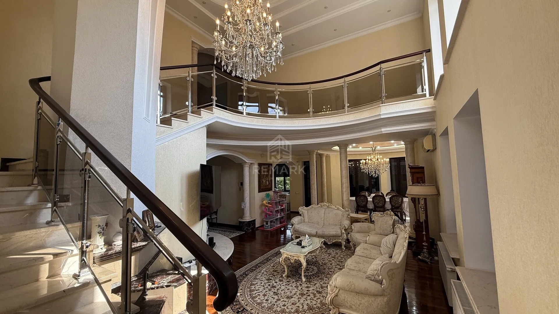 3-floor house, 3 rooms, 500 m² — Image 3