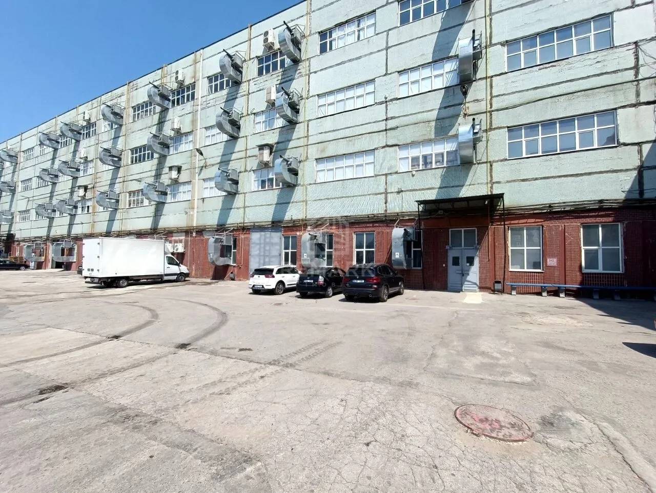 Spațiu comercial, 3 100 m² — Imagine 3