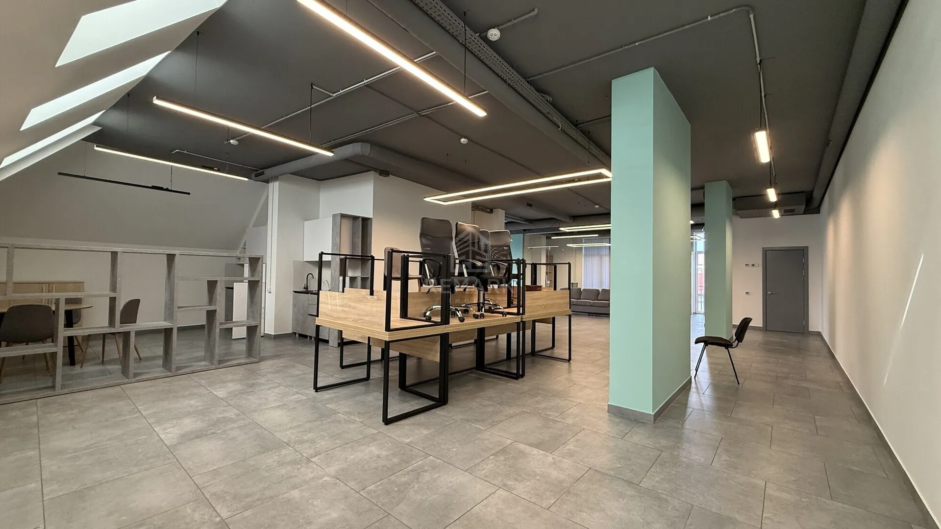 1-camere birou, 172 m² — Imagine 1