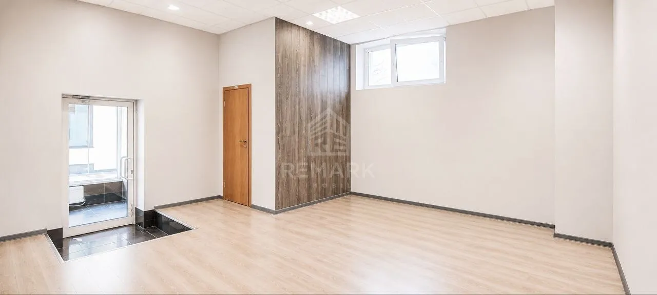 Office, 235 m² — Image 1