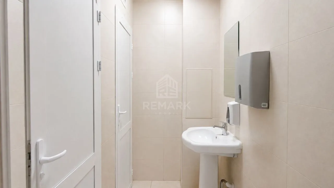 1-bedroom office, 235 m² — Image 2