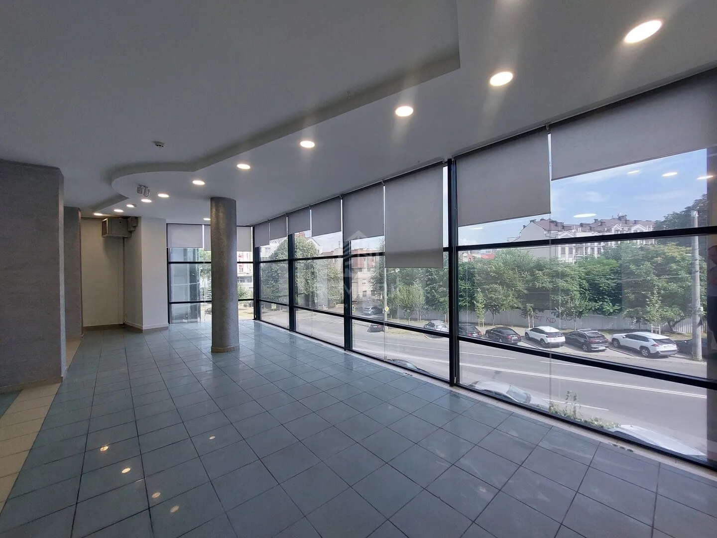 1-camere birou, 140 m² — Imagine 1