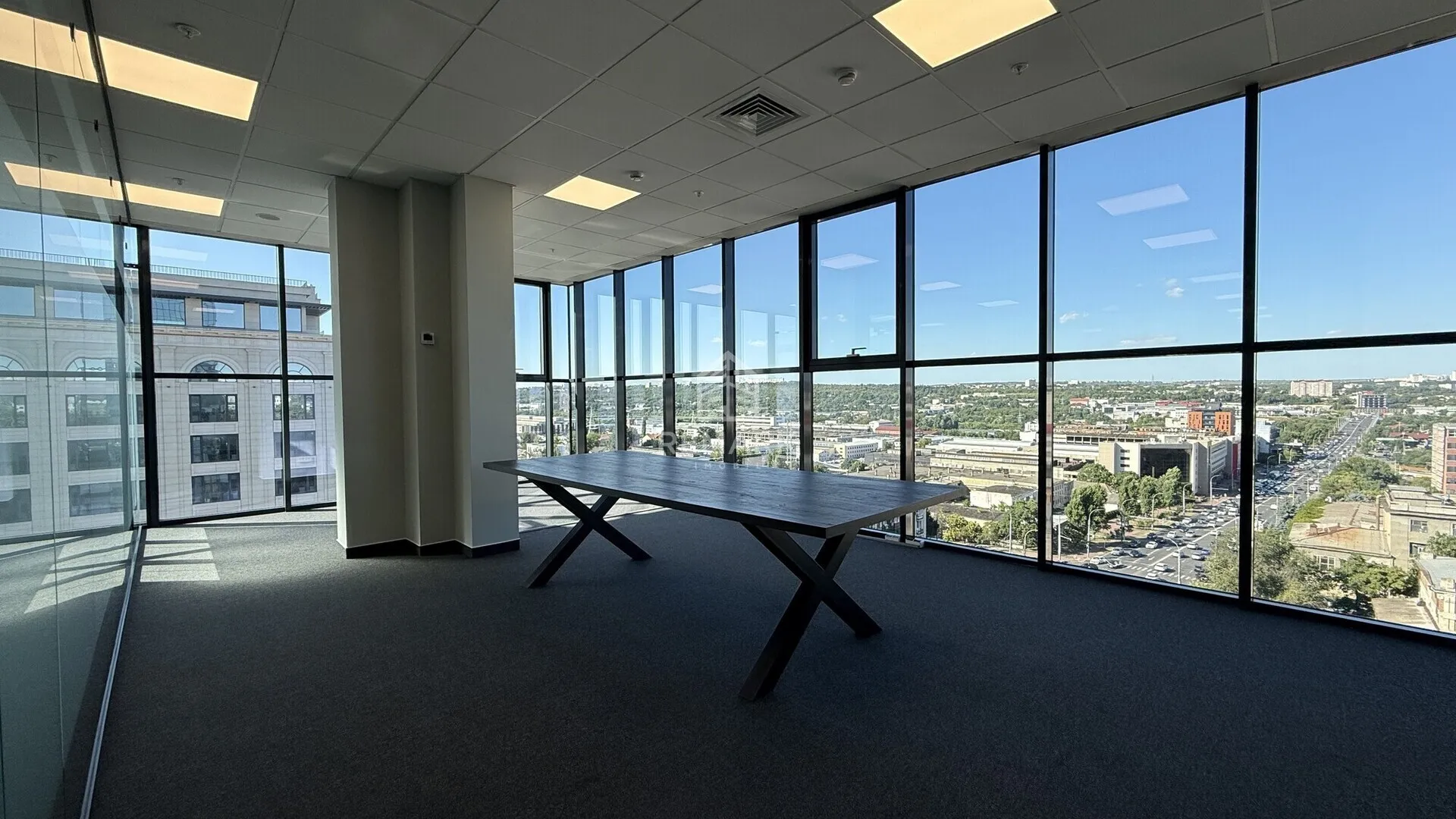 5-camere birou, 242 m² — Imagine 1