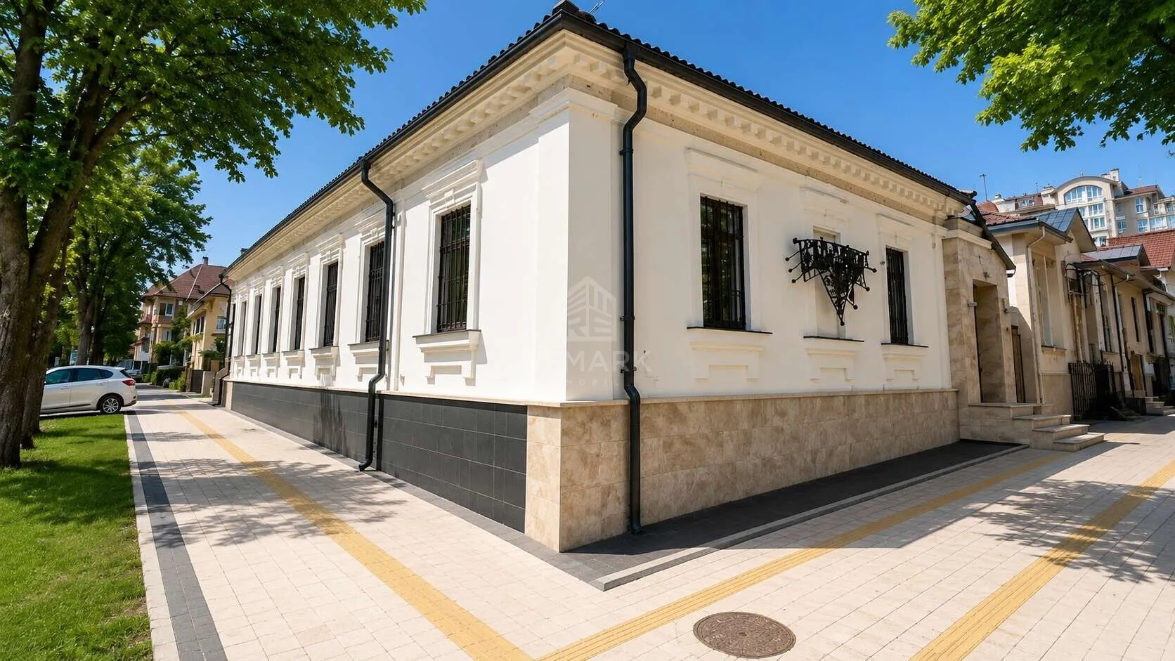 Office, 140 m² — Image 1