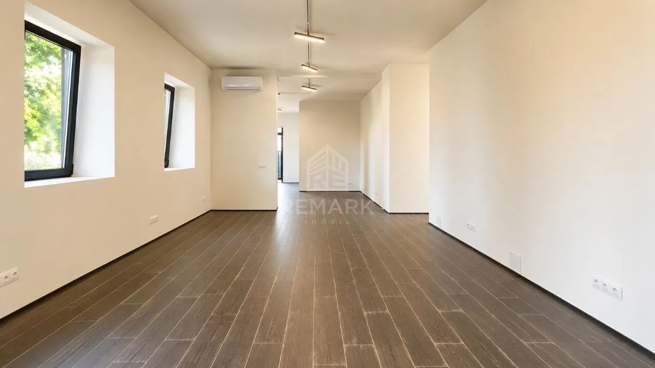 Office, 140 m² — Image 3