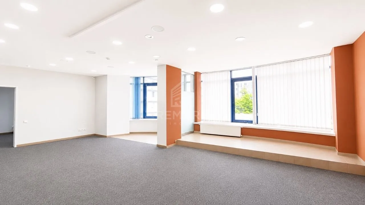 3-bedroom office, 140 m² — Image 1