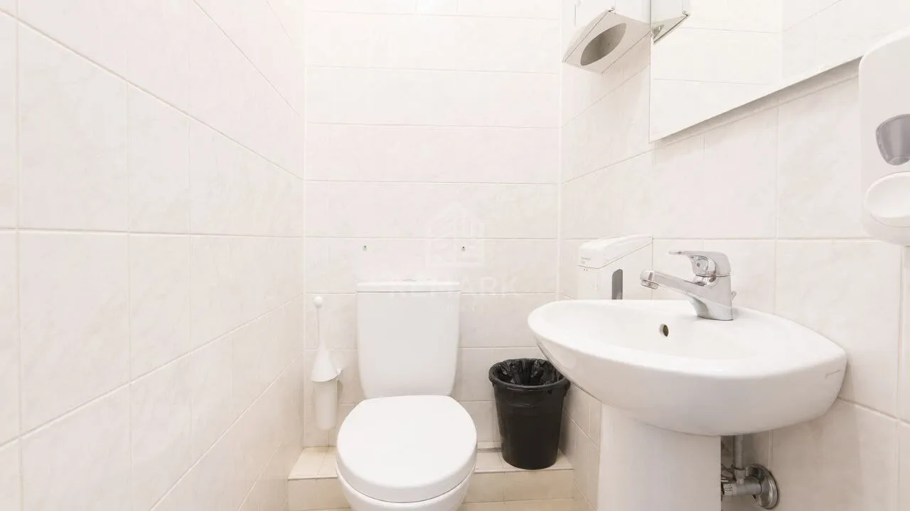 3-bedroom office, 140 m² — Image 3