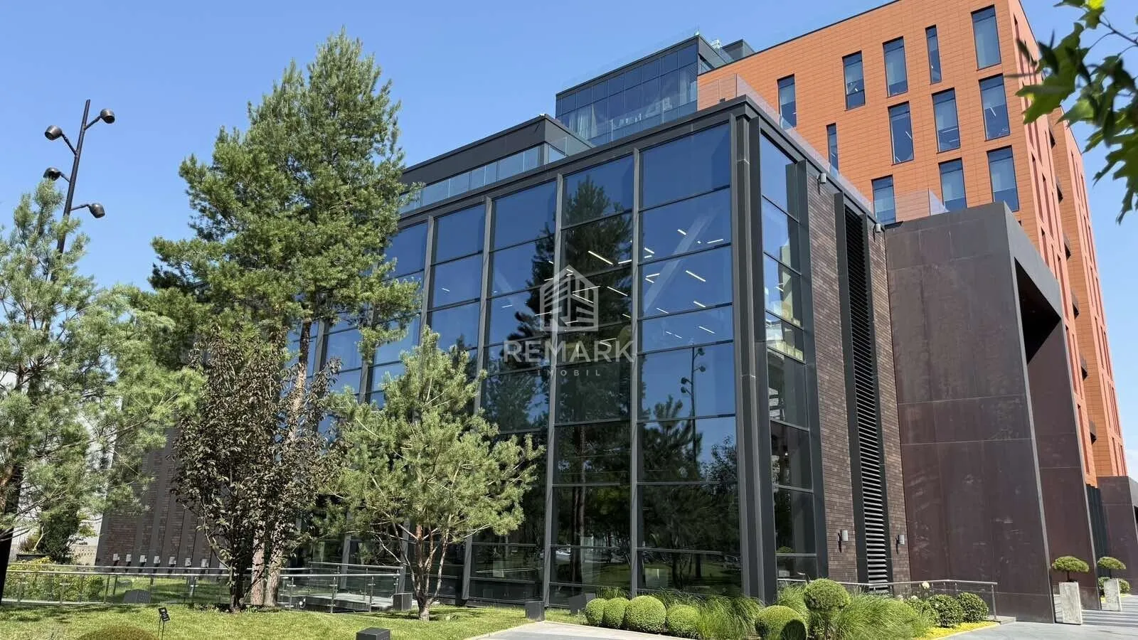 Birou, 357 m² — Imagine 1