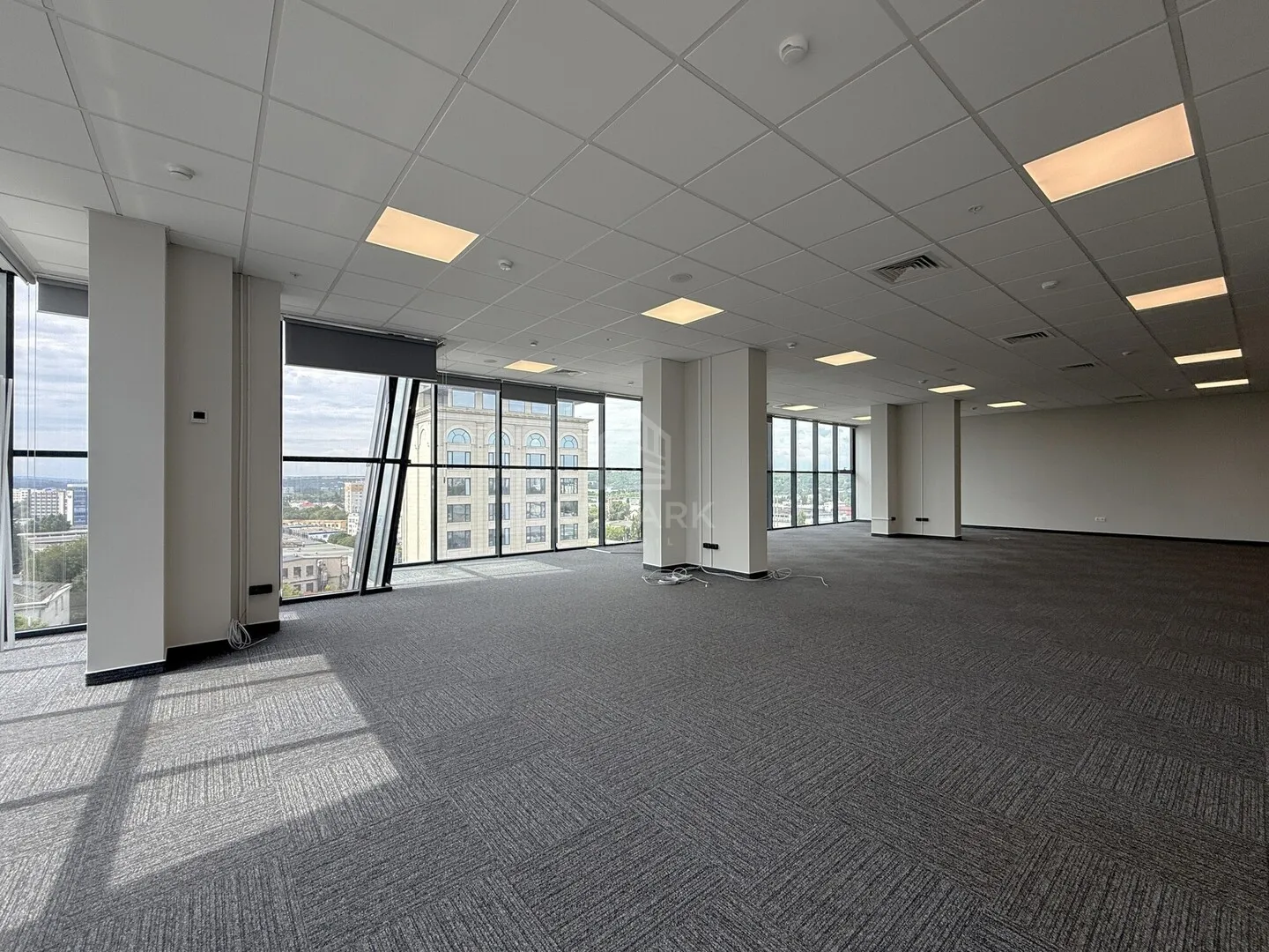 1-bedroom office, 160 m² — Image 1