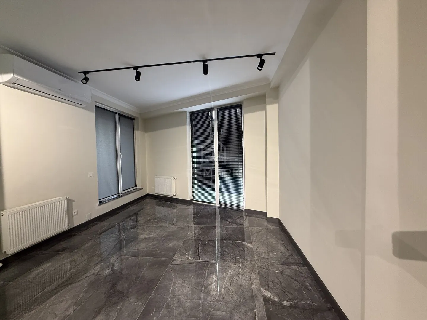 1-camere birou, 120 m² — Imagine 1