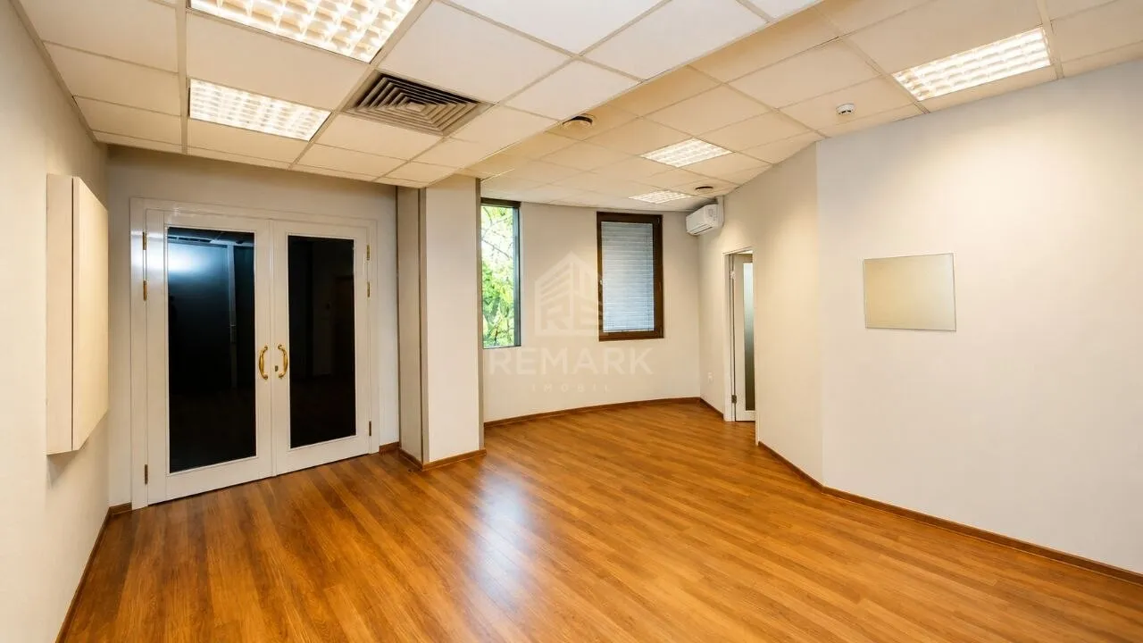 4-bedroom office, 105 m² — Image 1
