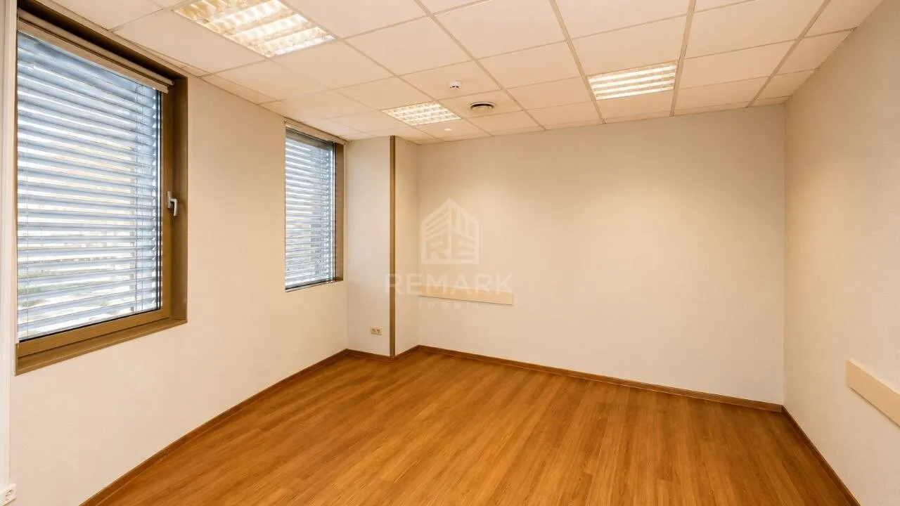 4-bedroom office, 105 m² — Image 4