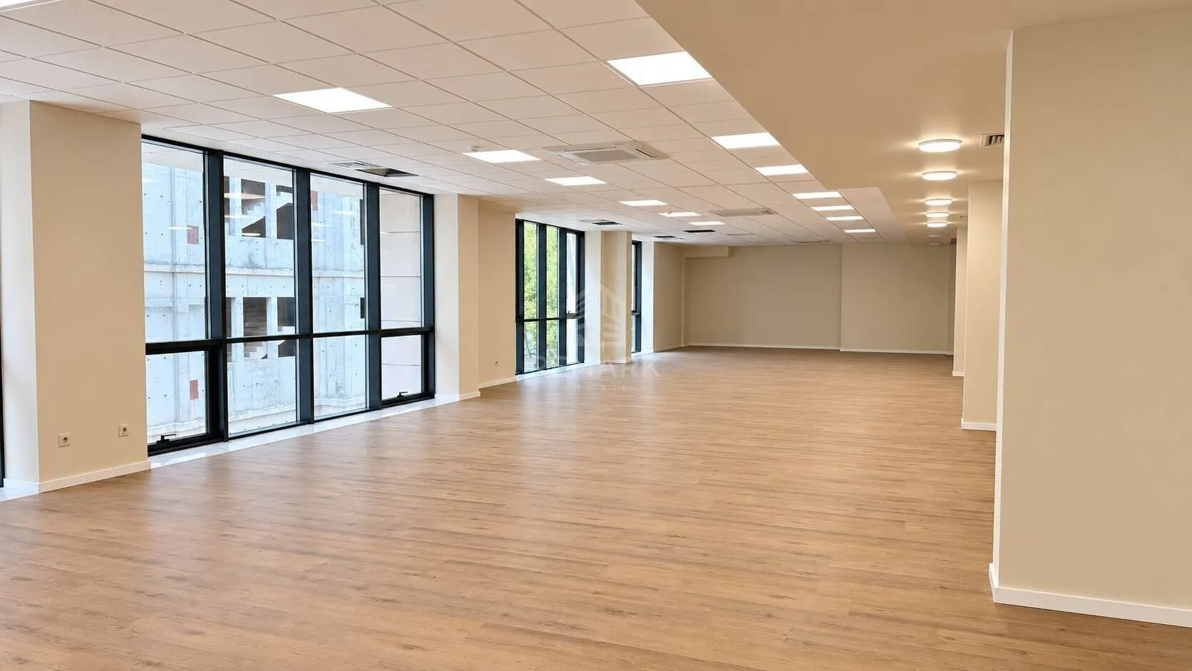 Office, 118 m² — Image 2