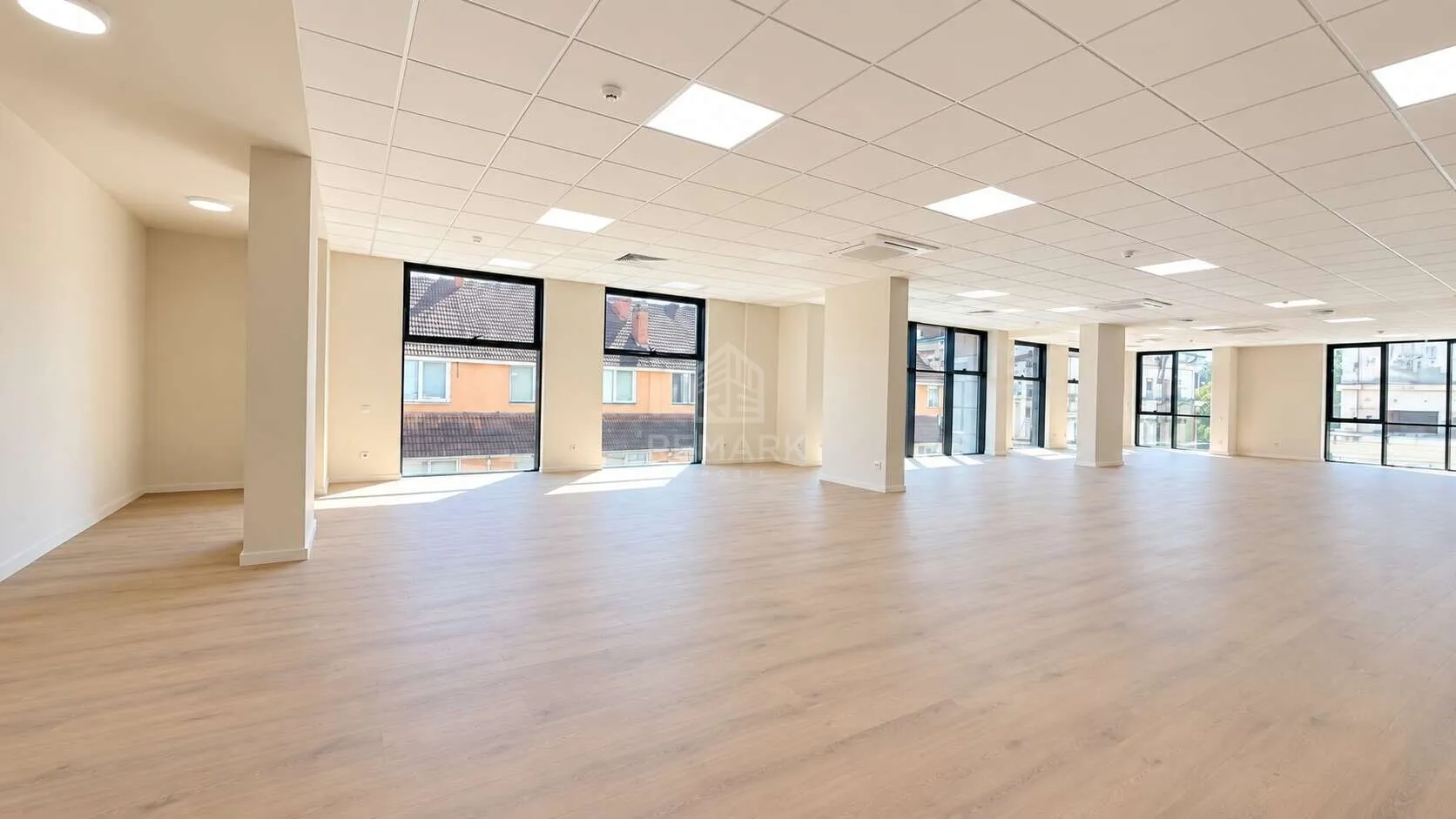 1-bedroom office, 102 m² — Image 1