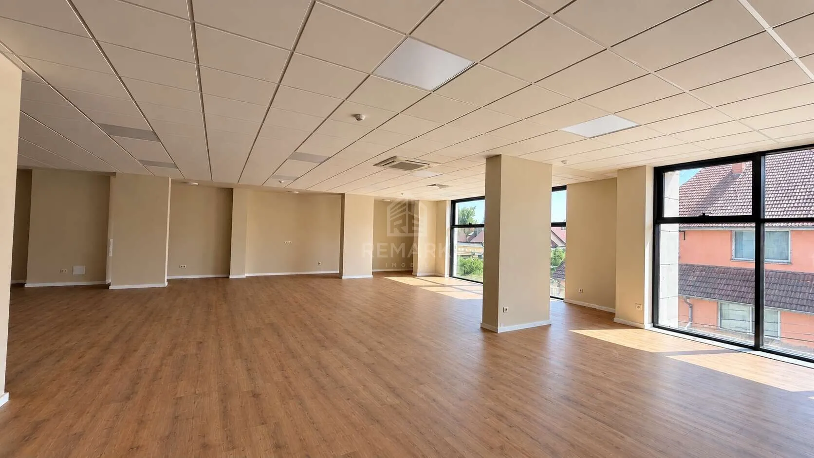 Office, 97 m² — Image 3