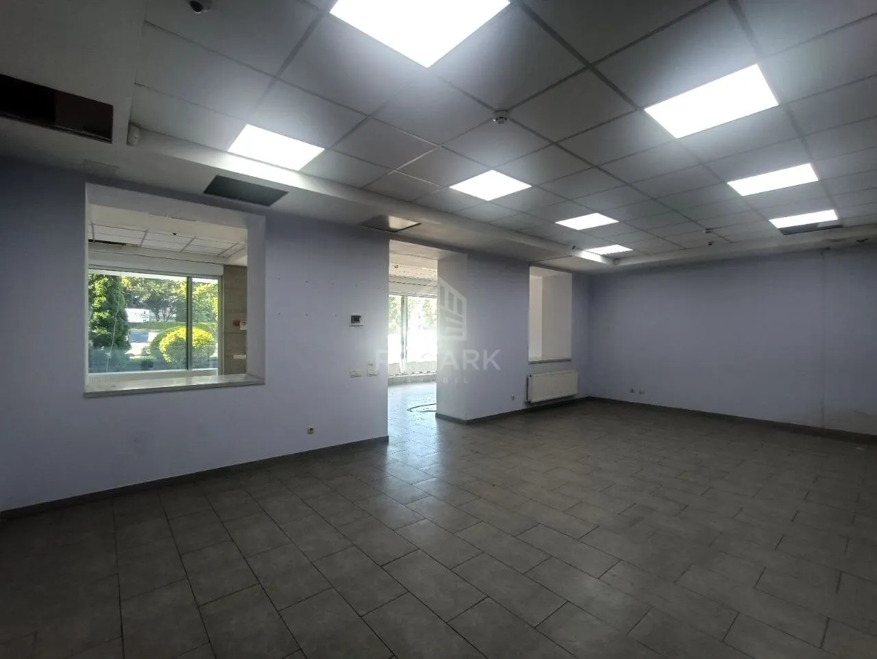 Spațiu comercial, 127 m² — Imagine 2