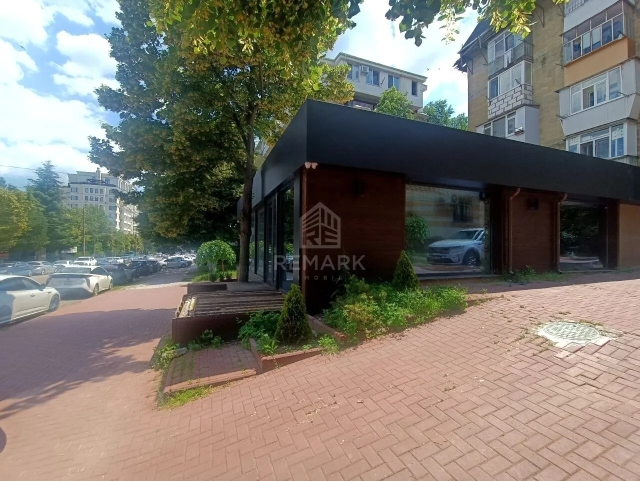Commercial space, 270 m² — Image 1