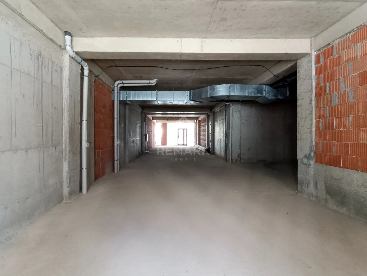 Spațiu comercial, 209 m² — Imagine 2