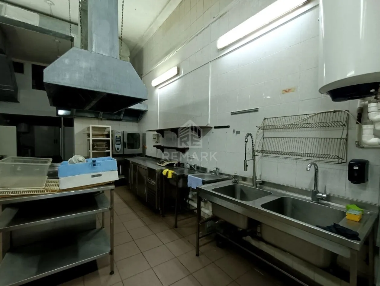 Commercial space, 730 m² — Image 2