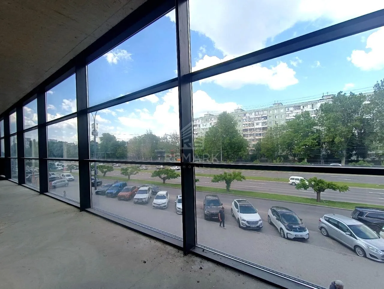Spațiu comercial, 733 m² — Imagine 1