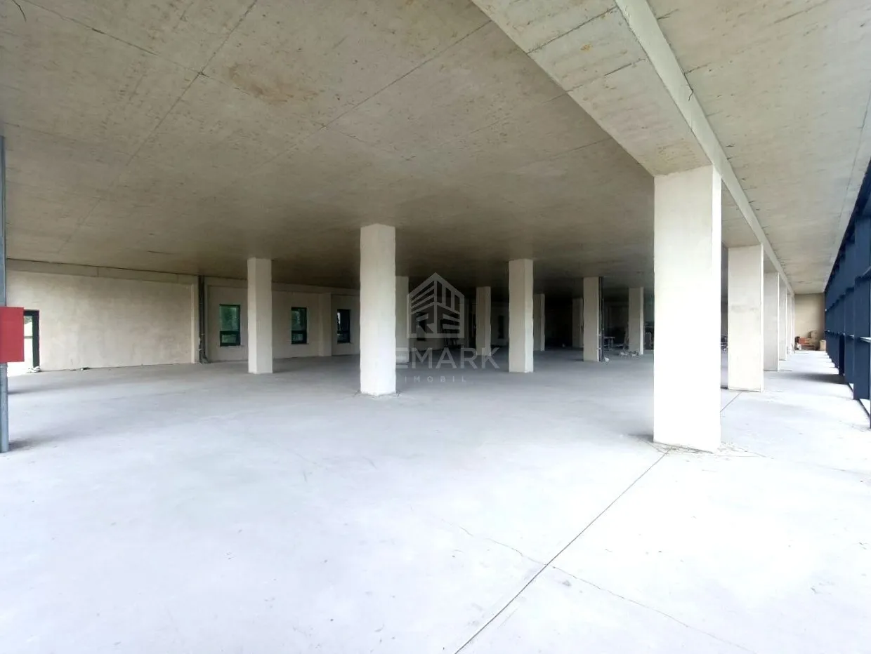 Spațiu comercial, 733 m² — Imagine 4