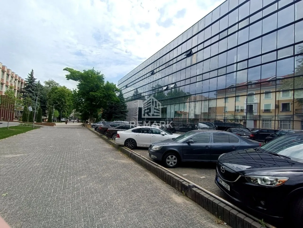 Spațiu comercial, 1 000 m² — Imagine 2