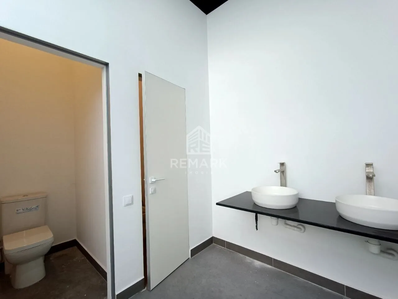 Spațiu comercial, 1 000 m² — Imagine 2