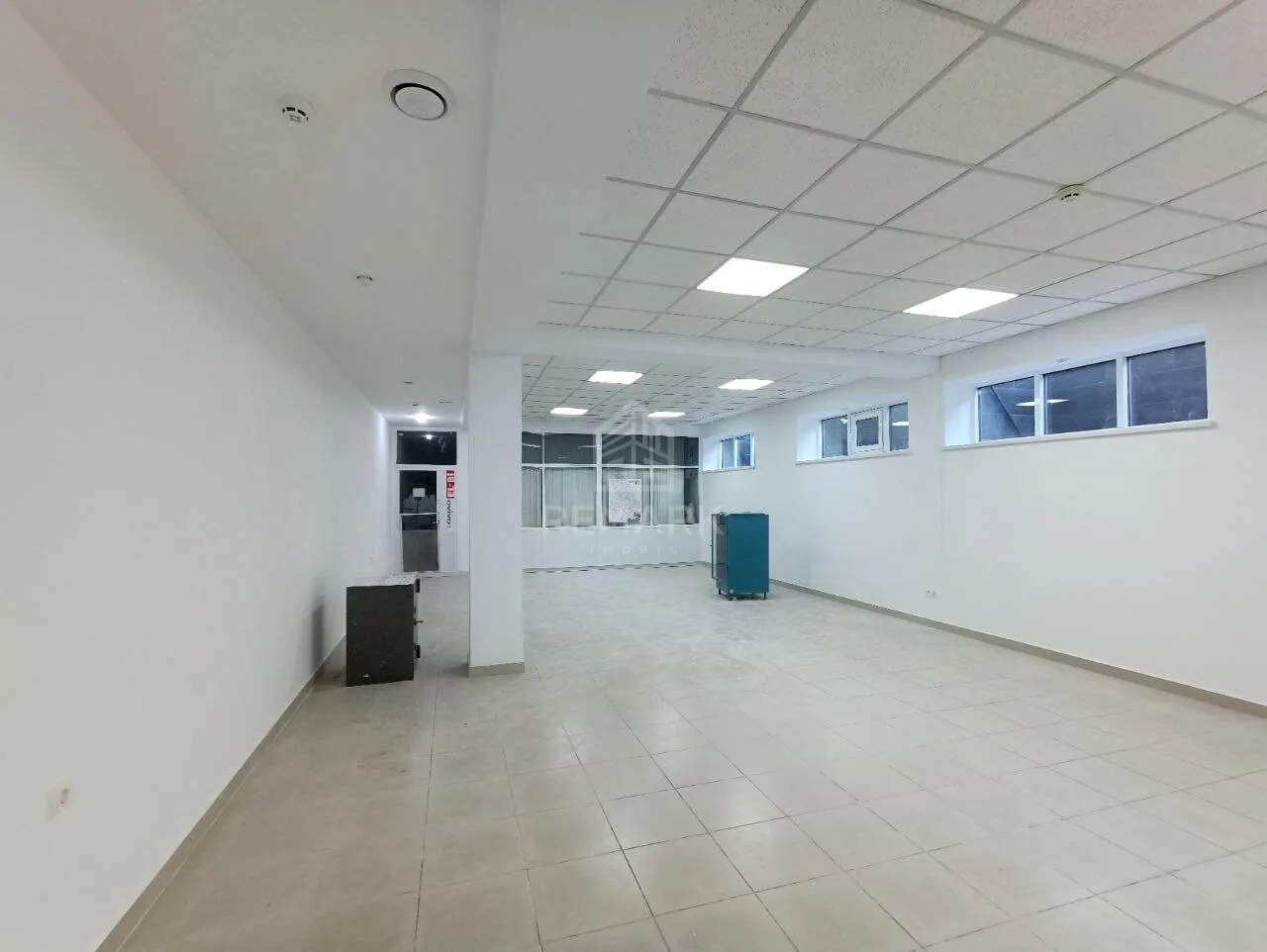 Spațiu comercial, 315 m² — Imagine 2