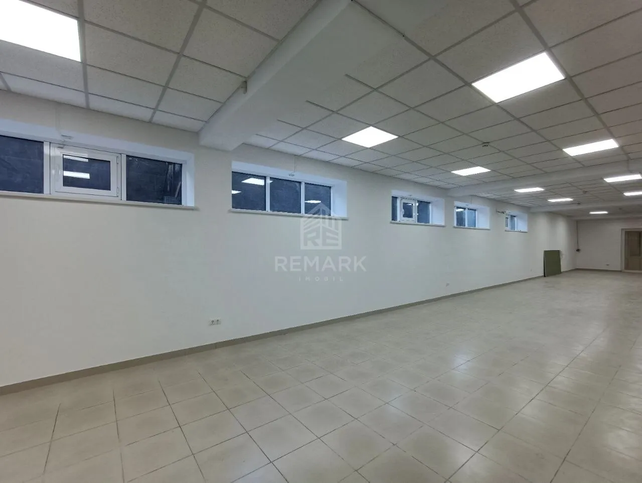 Spațiu comercial, 315 m² — Imagine 4