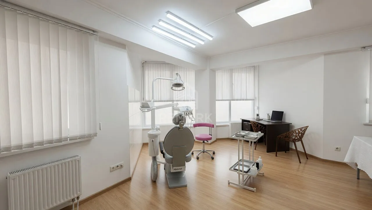 Commercial space, 57 m² — Image 1