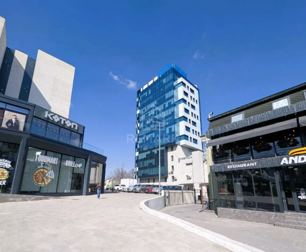 Spațiu comercial, 300 m² — Imagine 1