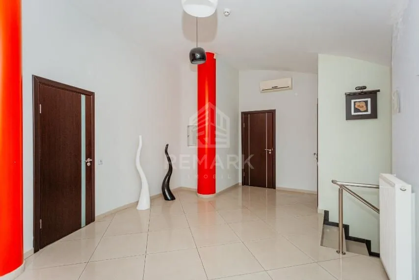 Spațiu comercial, 302 m² — Imagine 4