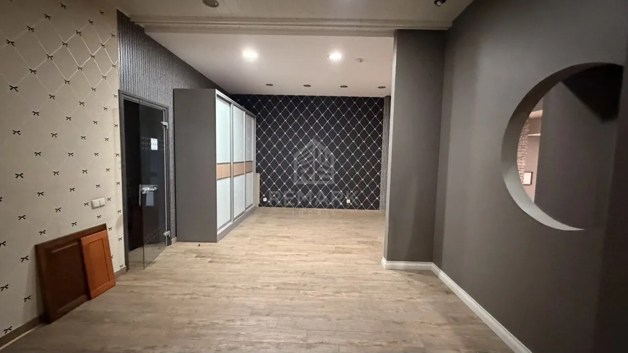 1-bedroom office, 560 m² — Image 4