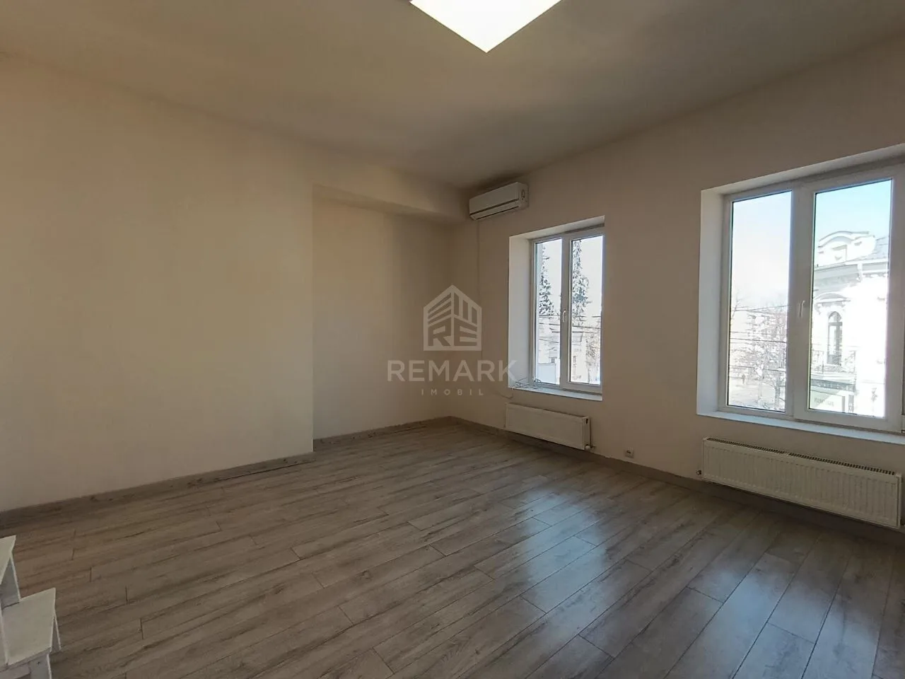 Spațiu comercial, 60 m² — Imagine 1