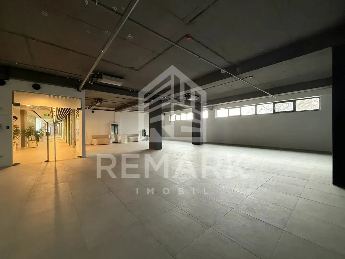 1-bedroom office, 183 m² — Image 1