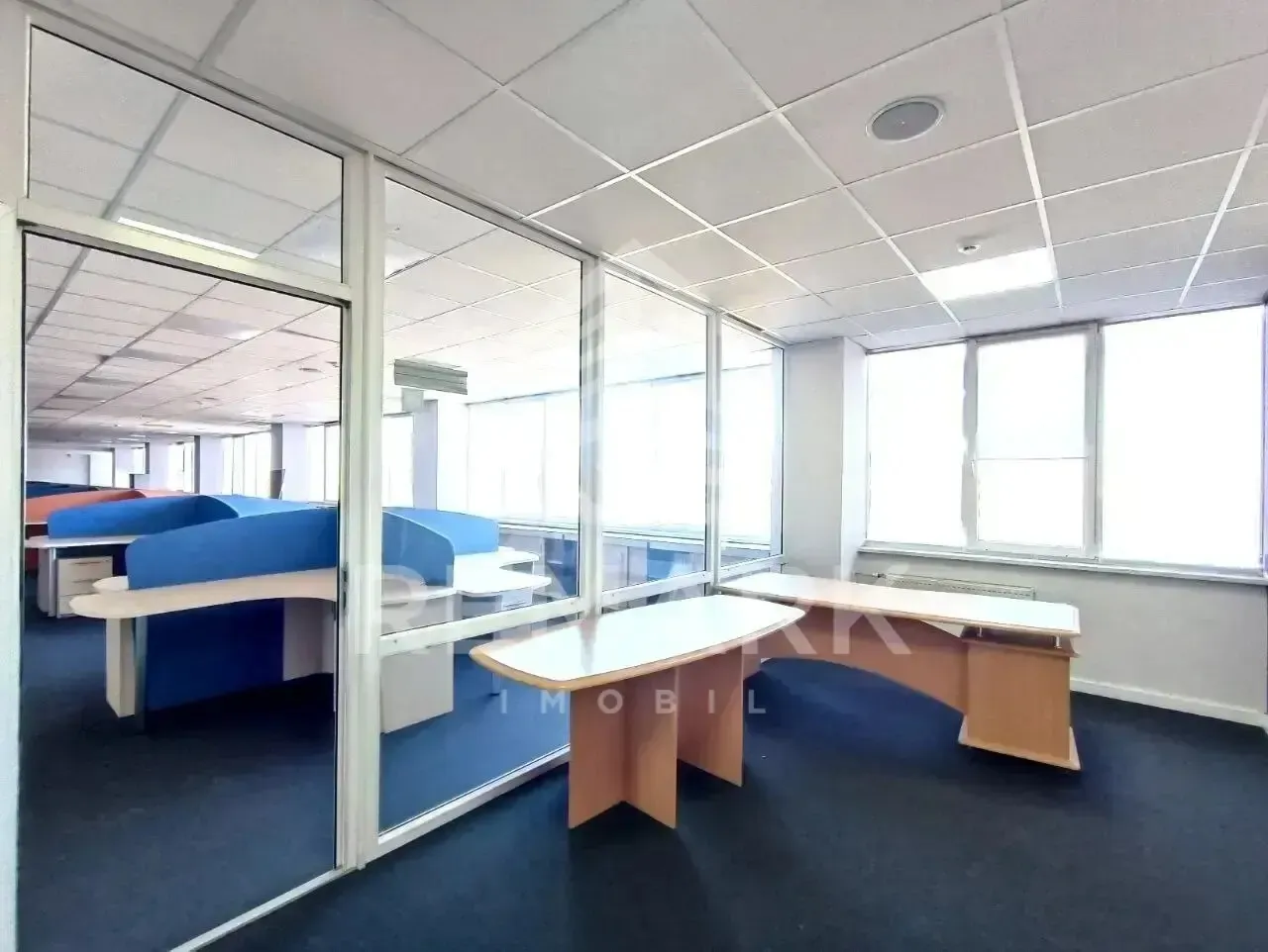 1-bedroom office, 450 m² — Image 1