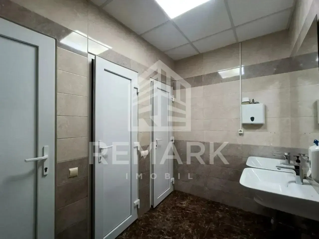 1-bedroom office, 450 m² — Image 2