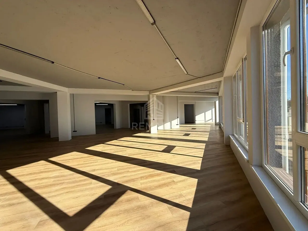 Commercial space, 572 m² — Image 1