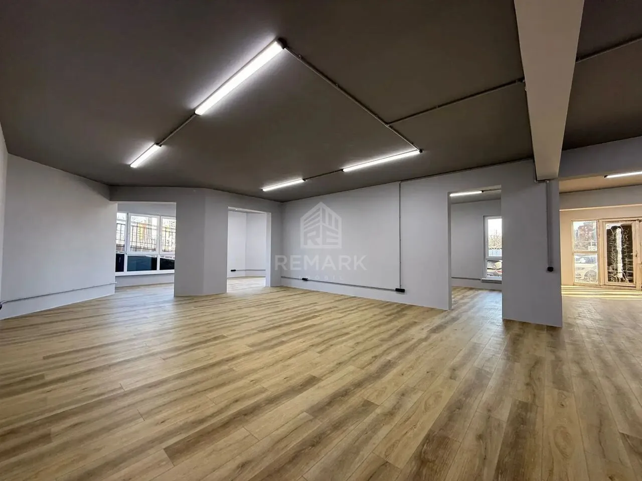 Commercial space, 572 m² — Image 3