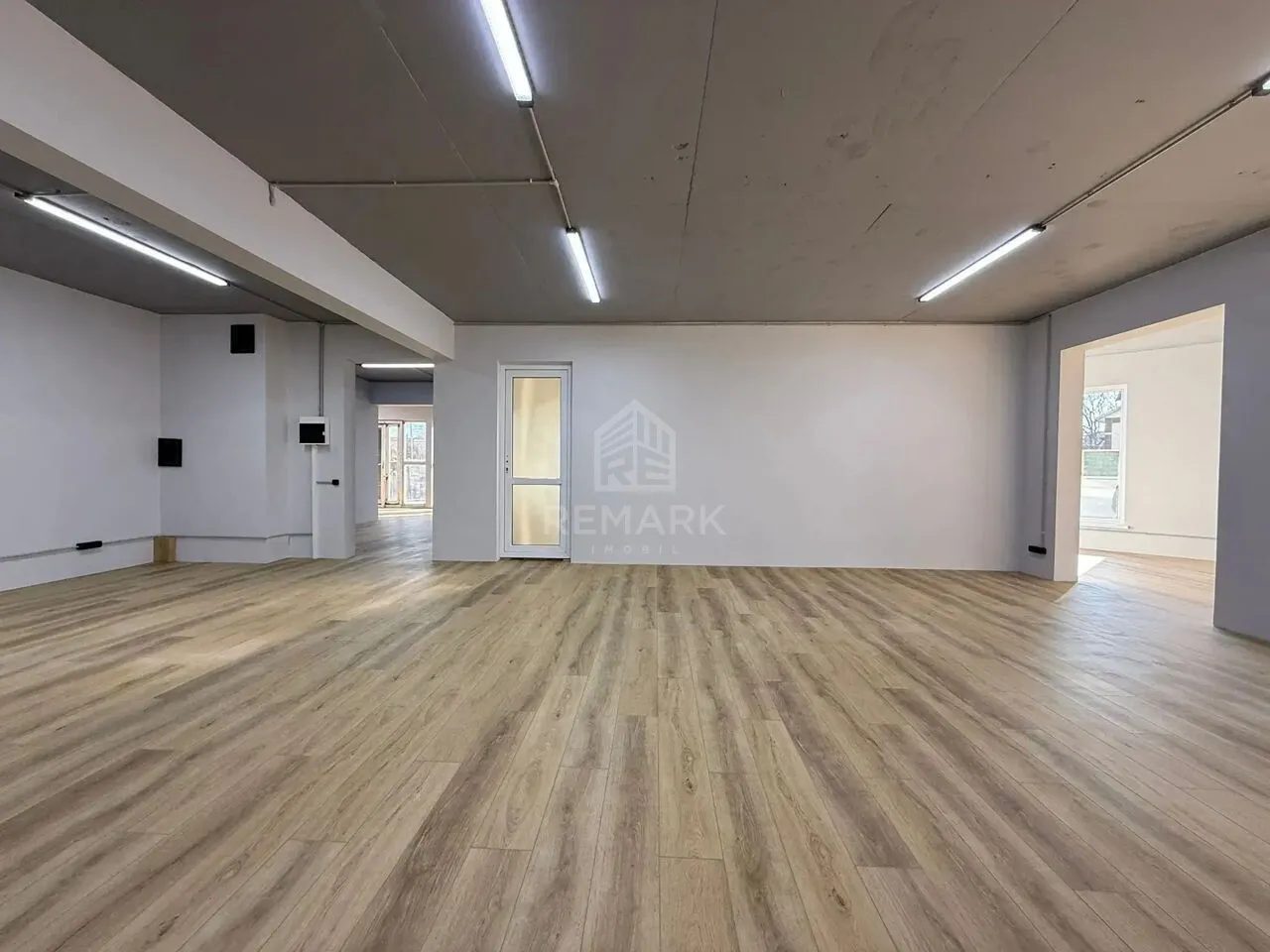 Spațiu comercial, 572 m² — Imagine 1