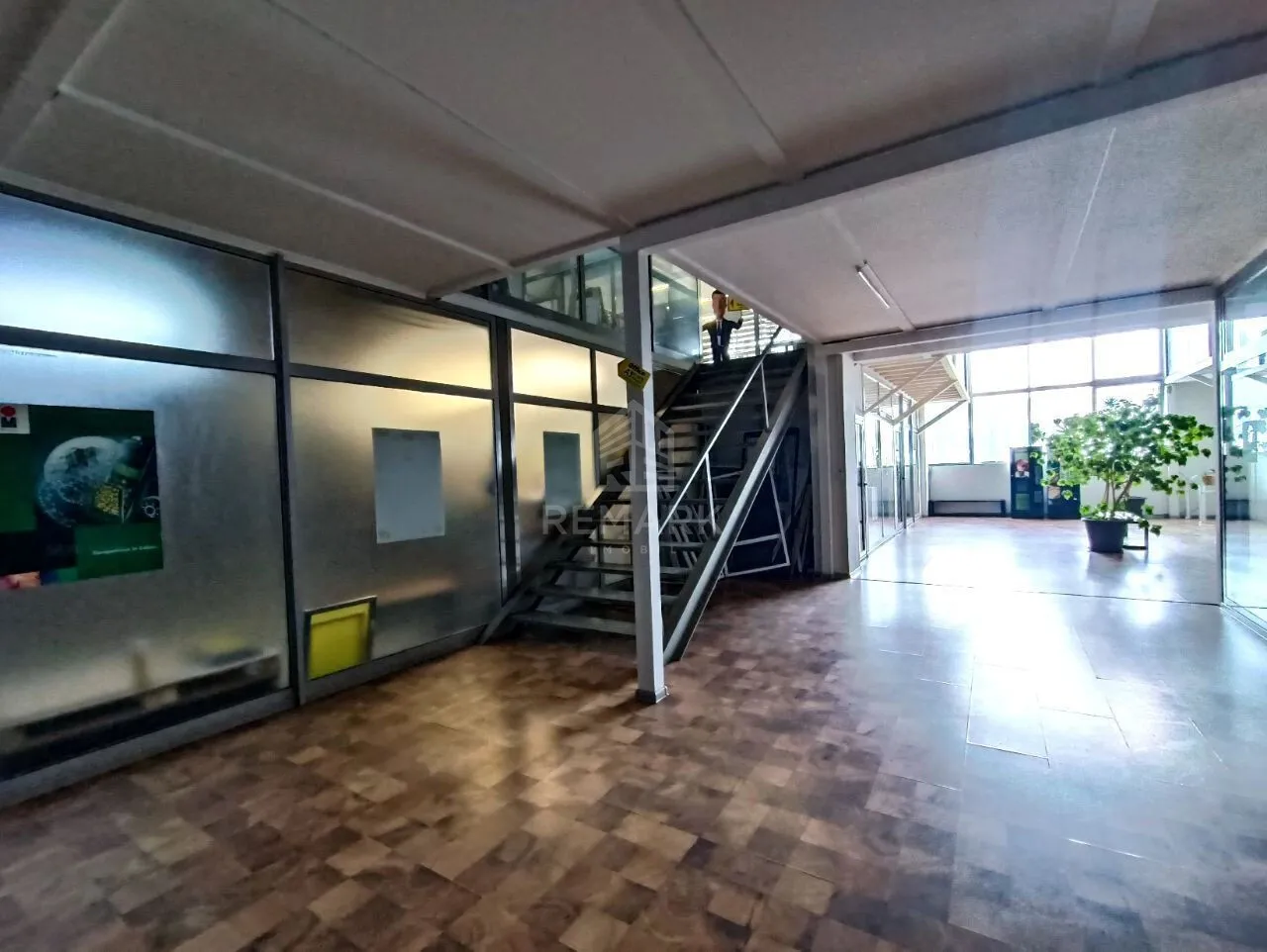 Spațiu comercial, 1 000 m² — Imagine 3