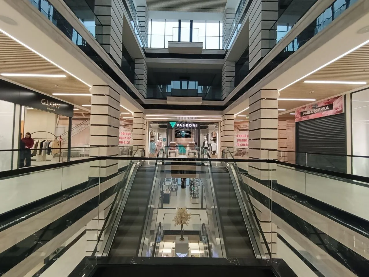 Spațiu comercial, 8 m² — Imagine 2