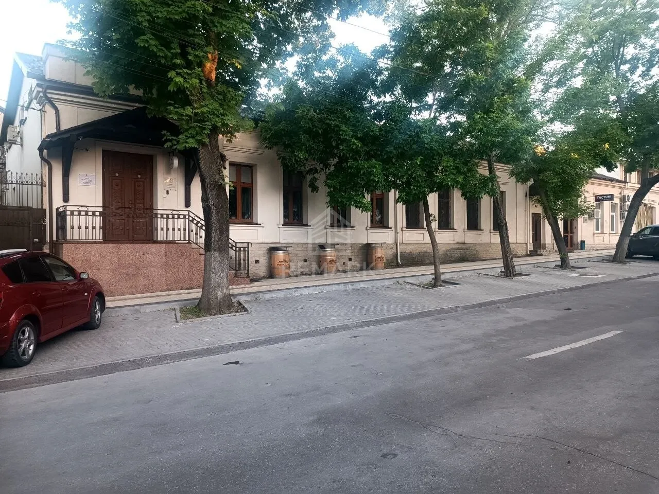 Office, 100 m² — Image 1