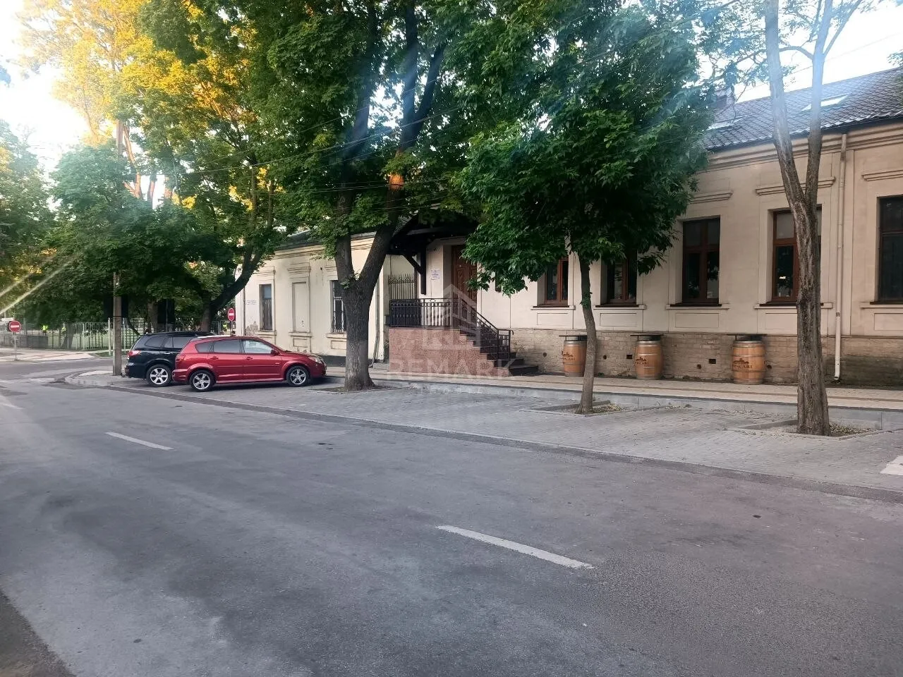Office, 100 m² — Image 2