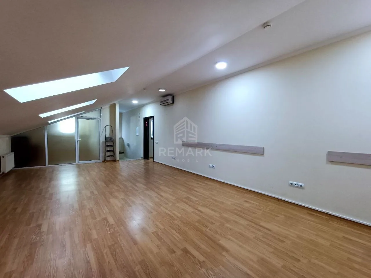 1-bedroom office, 100 m² — Image 4