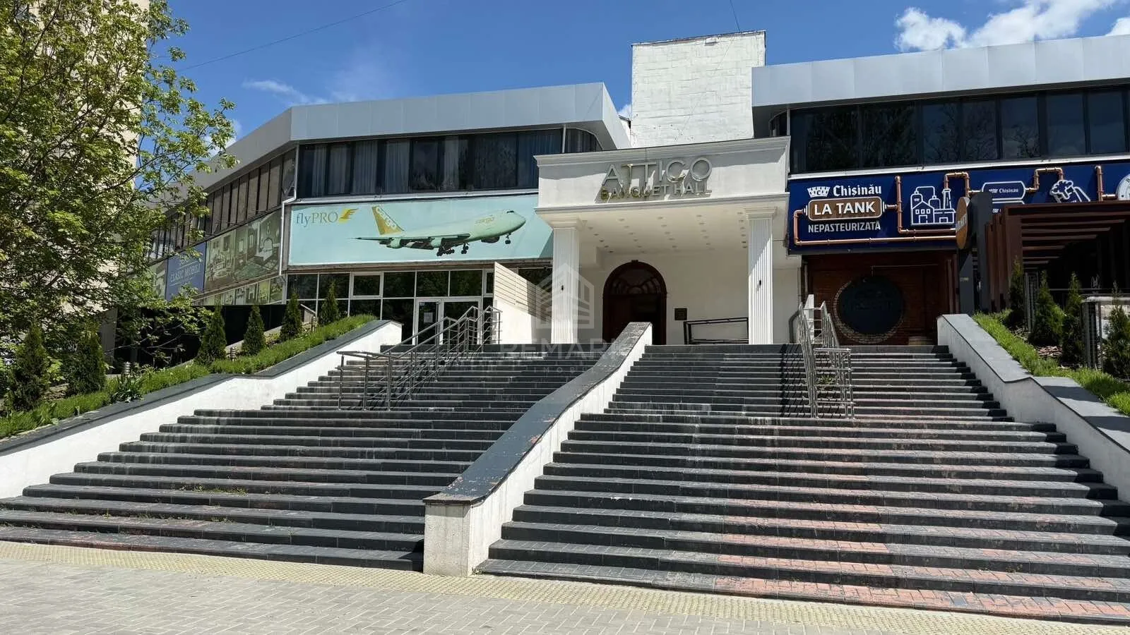Commercial space, 2 000 m² — Image 1