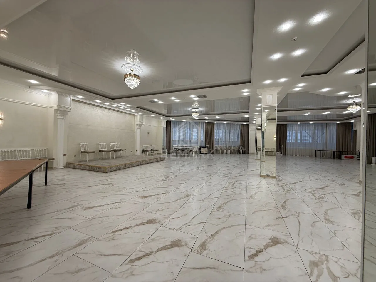 Коммерческое помещение, 2 000 м² — Изображение 1