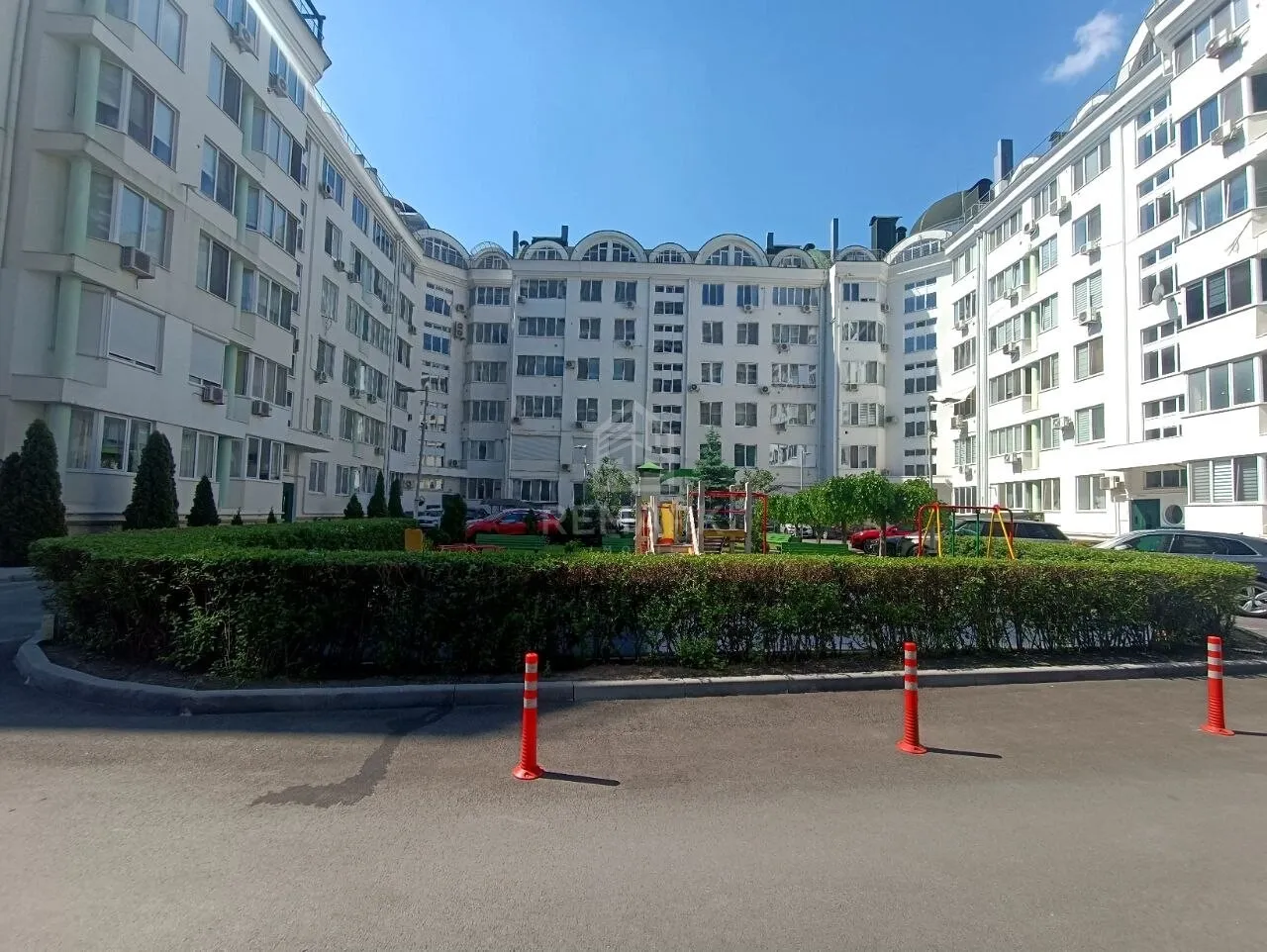 4-комнатная квартира, 234 м² — Изображение 1