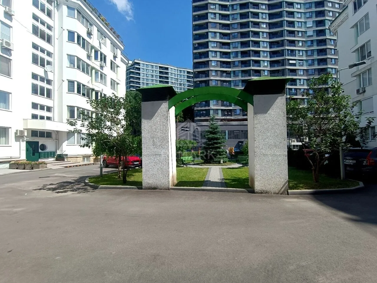 4-bedroom apartment, 234 m² — Image 3